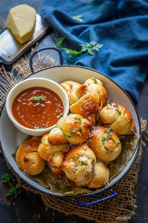 Garlic Knots Image